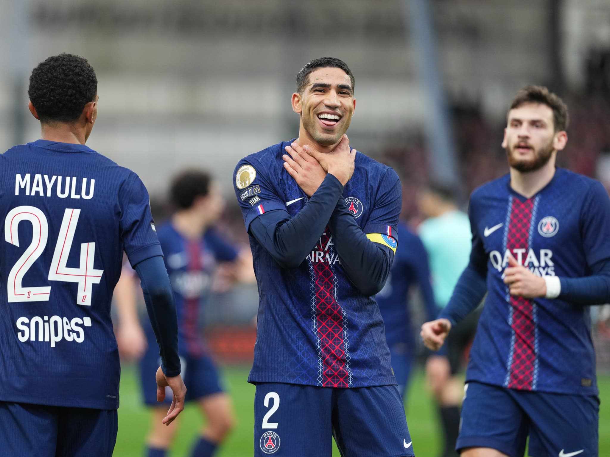 Achraf Hakimi célébrant son premier but de la soirée face à Brest