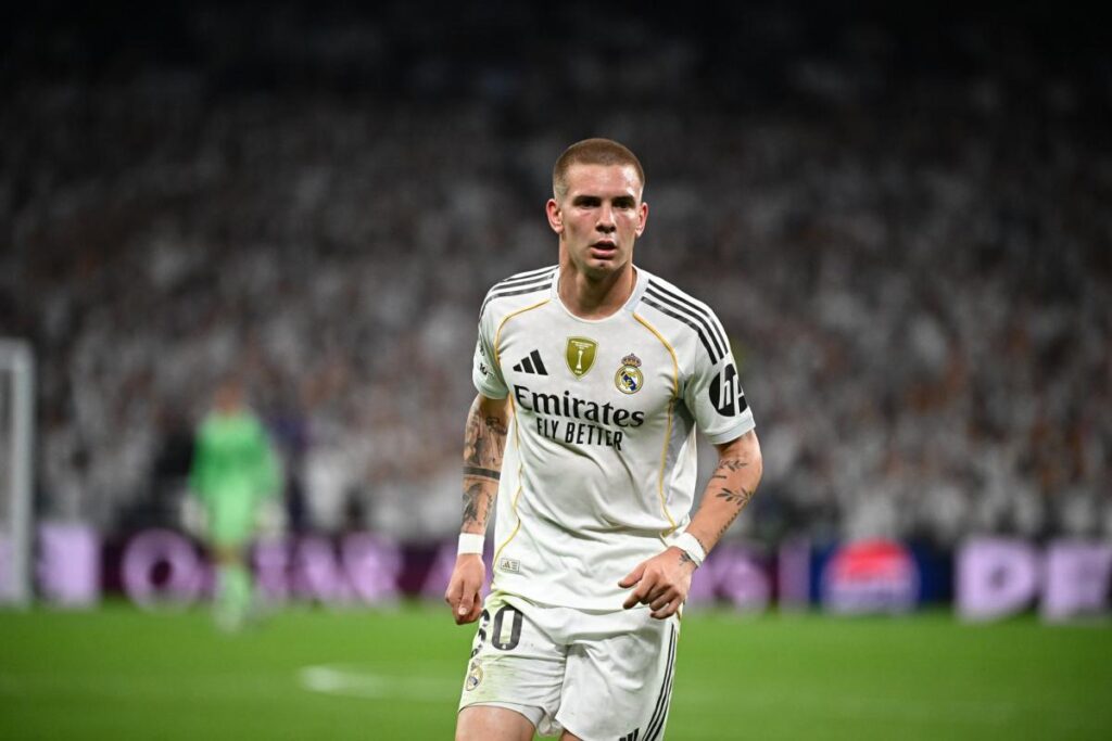 Franco Mastantuono avec le maillot du Real Madrid, profil idéal pour l'OM