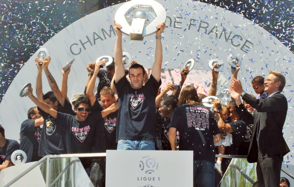 1444x920_girondins-celebrant-titre-champion-france-31-mai-2009-place-quinconces-bordeaux.jpg
