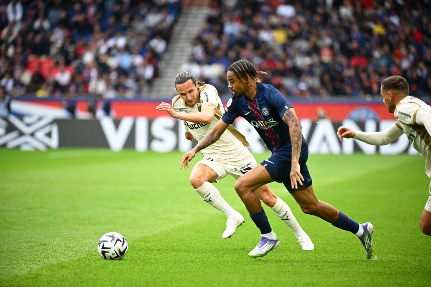 Florian Thauvin (RC Lens) et Bradley Barcola (PSG) au Duel