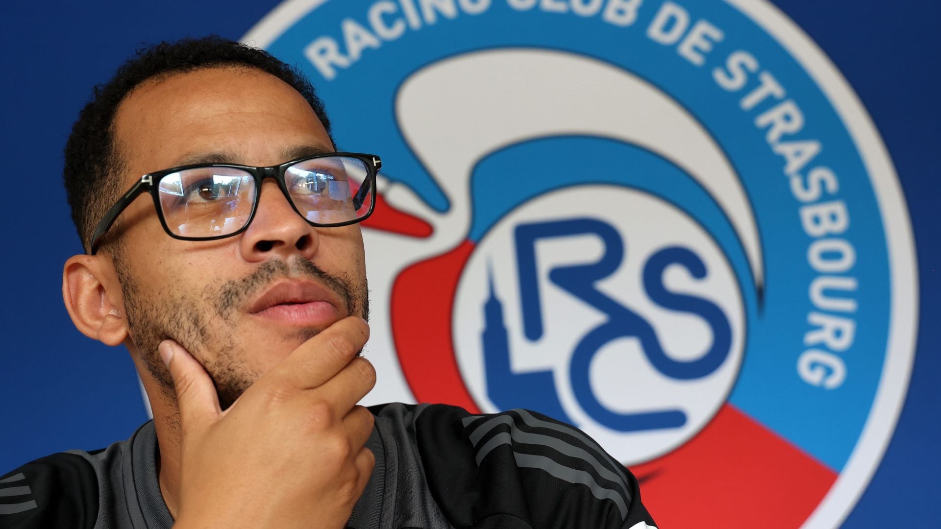 Liam Rosenior dont la tactique au Racing Club de Strasbourg s'enraye
